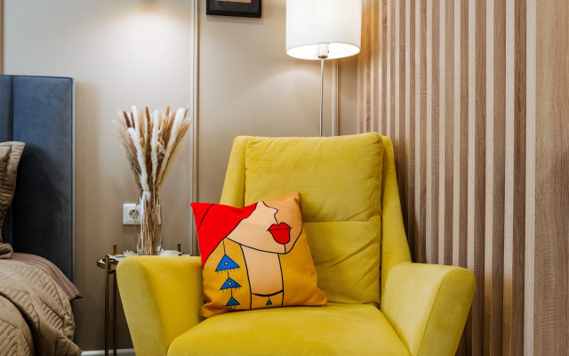 Uyutnye Apartamenty V Tsentre S Prekrasnym Servisom Flat
