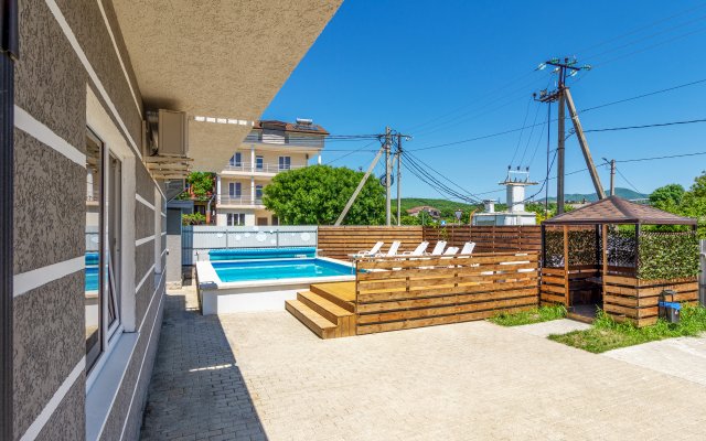 Babushka Kambala Guest House