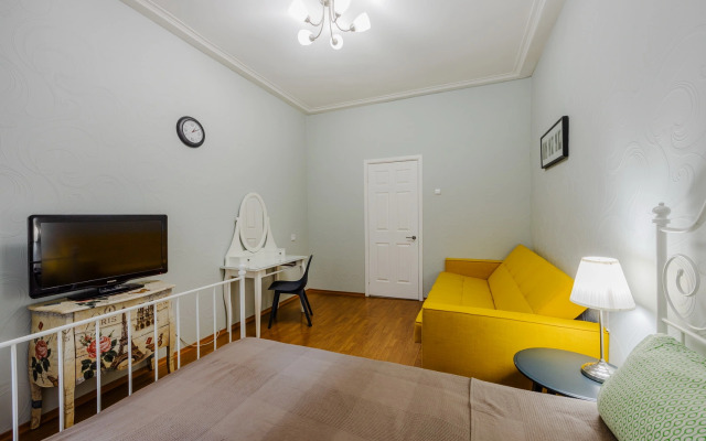 Апартаменты SpbStay с тремя спальнями на Рубинштейна 25