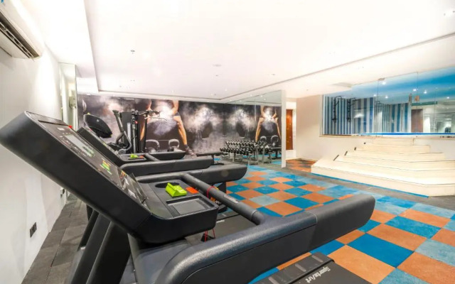 Отель Seven Gardens Hotel