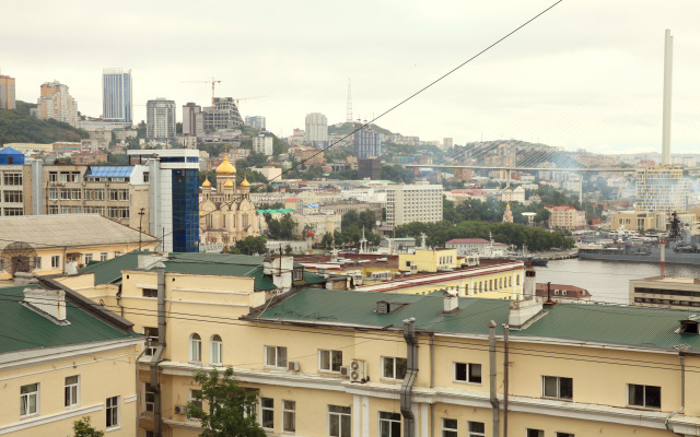 Trekhkomnatnaya Flat