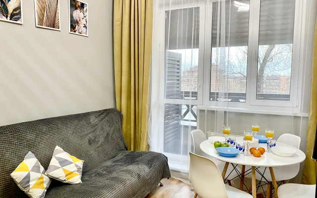 Na 4kh Gostey S Balkonom Vblizi Aeroporta Sheremetyevo Apartments