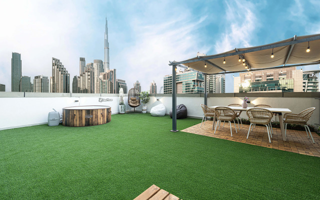Next House - DownTown Views Hostel