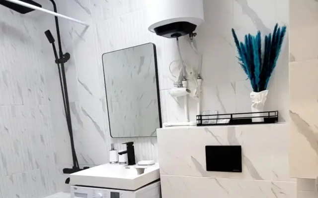 Dvukhkomnatnaya Vozle Akvaparka Flat