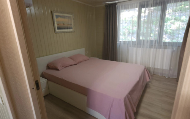 Shossejnaya 10 Guest House