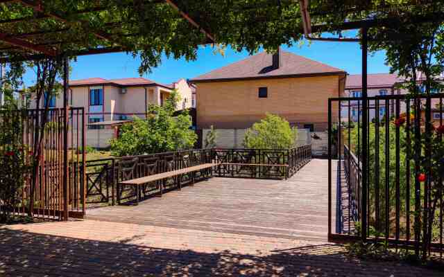 Anapa LOFT Inn Guest House