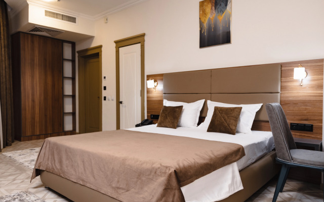 Art Royal Hotel