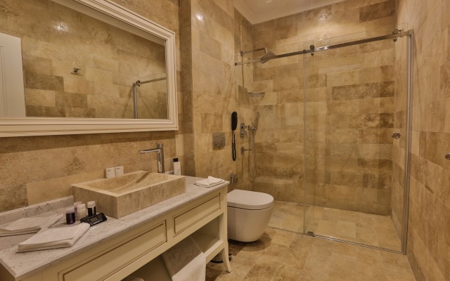 Royal Comfort Hotel