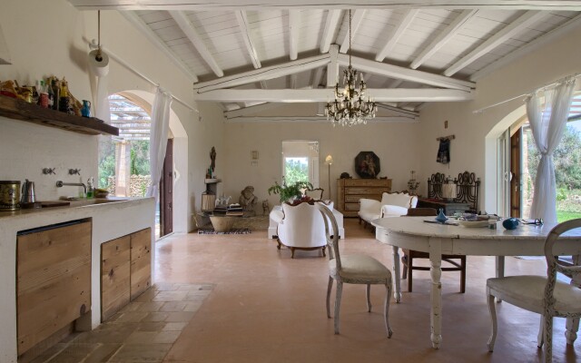 Prestige Alimini Guest House