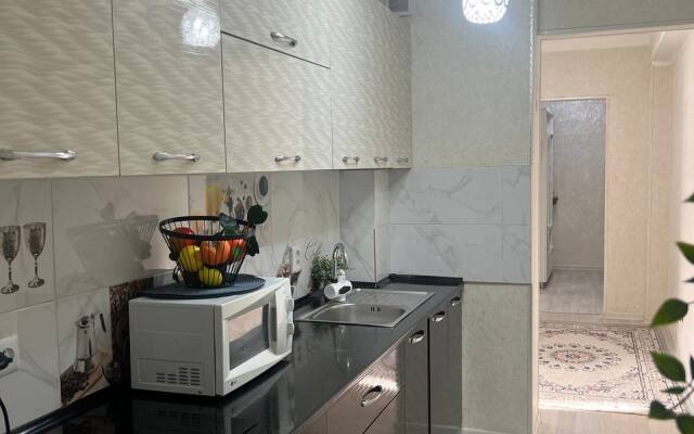 2 na Prospekte Kunaeva 7 Apartments