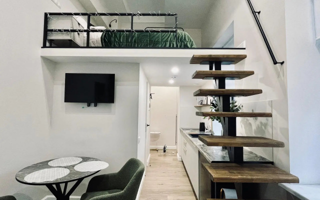 Квартира Двухуровневая Студия - 1 мин от Метро