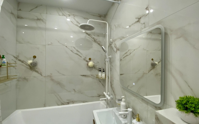 Квартира 1-к квартира у озера Кабан