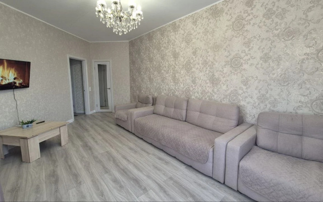 Trekhkomnatnye V Zhigulinoy Rosche Apartments
