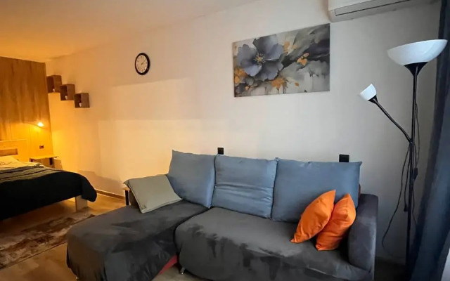 Na Narodnoy 4 Flat