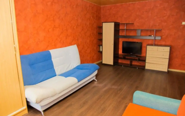 Leningradskaya 77/3 Flat