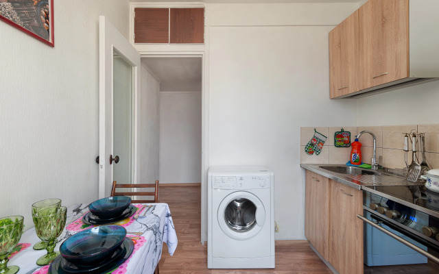Dvukhkomnatnye Metro Nagornaya Apartment