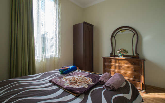 Rezo's Ranch Guest House