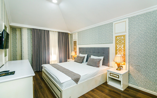 Maris Baku Hotel
