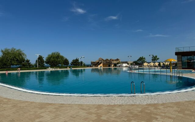 Коттеджи Золотые пески