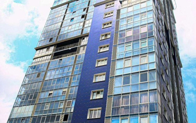 Trekhkomnatnaya S Krasivym Vidom Iz Okna Flat