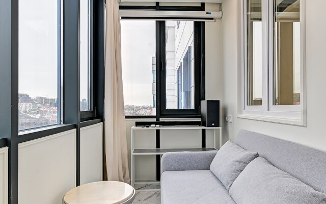 Simfoniya Morskaya-2 s 2 san.uzlami, proektorom na balkone, bassejnom na territorii Apartments