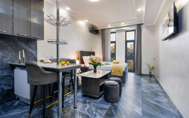 KeyGo #0018, 1 Bedroom, Near St. Sarkis Church Apartments