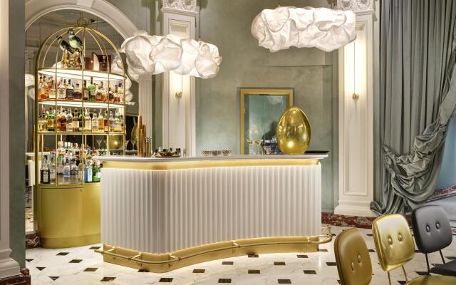 Leon's Place Hotel