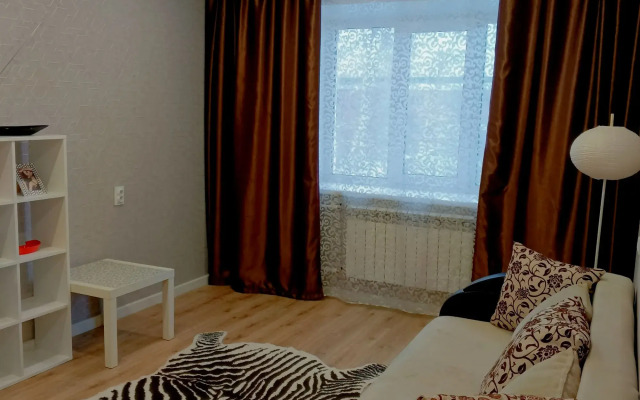 Na Oyunskogo 7 Flat