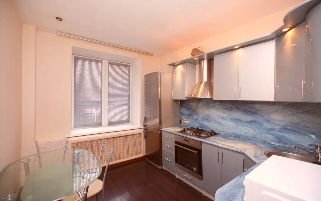 Апартаменты Красивая двухкомнатная на Чонгарском бульваре