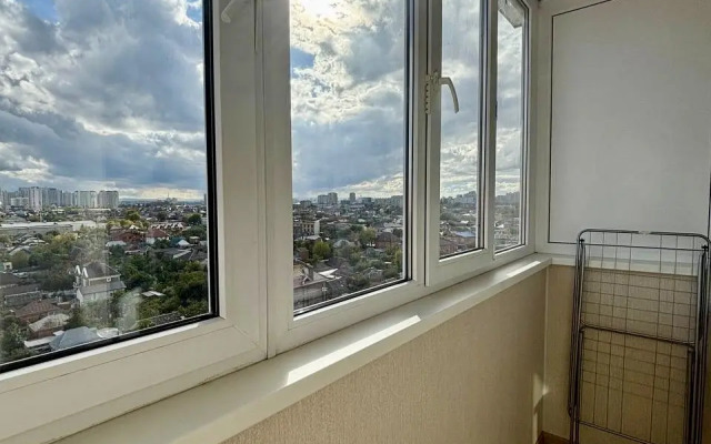 Квартира уютная возле трамвая с видом на стадион