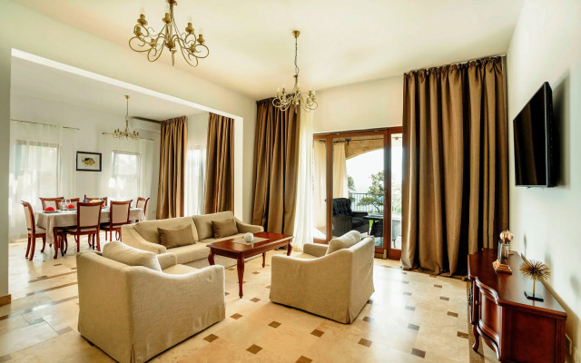 Villa Oak Leaf Residences
