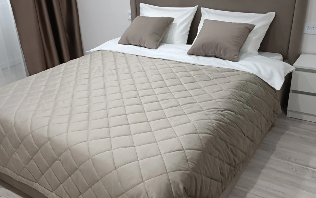 Ryadom S Mikrokhirurgiey Glaza Flat