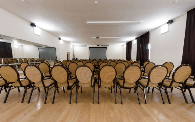 Uyut Tamani Hotel