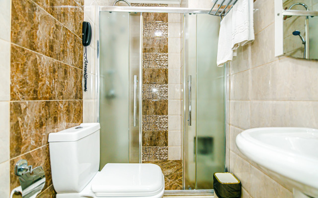 Maris Baku Hotel