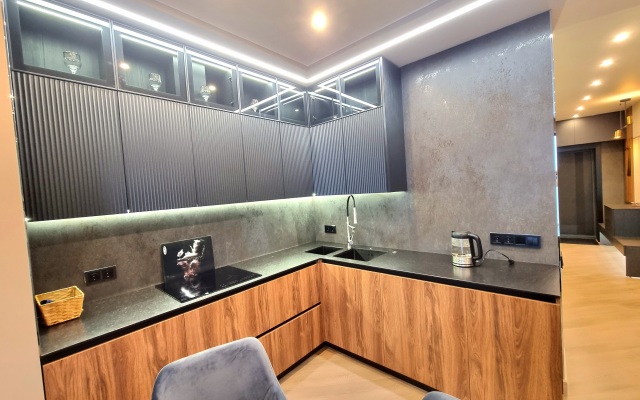 Elitnye Tryohkomnatnye Dizaynerskiye Na Volochaevskaya 87 Apartments