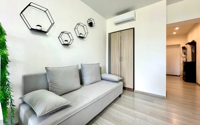 U Morya Simfoniya Flat