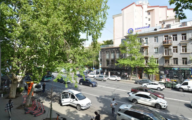 Ma154, 2-Komn. Na Pr. Mesropa Mashtotsa Flat