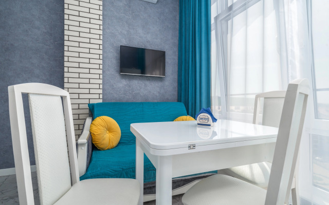 Shikarnaya Studiya S Vidom Na More Flat