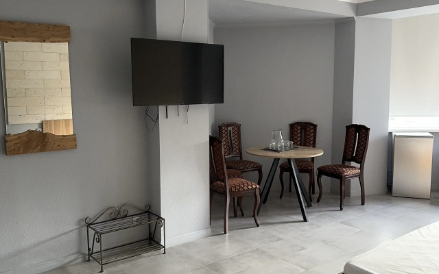 Aleksandrov Guest House