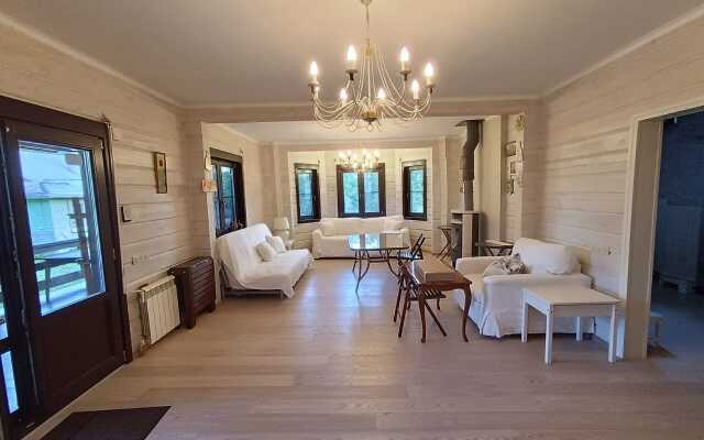 Gostevoy Dom Ilyinskoye 77 Private House