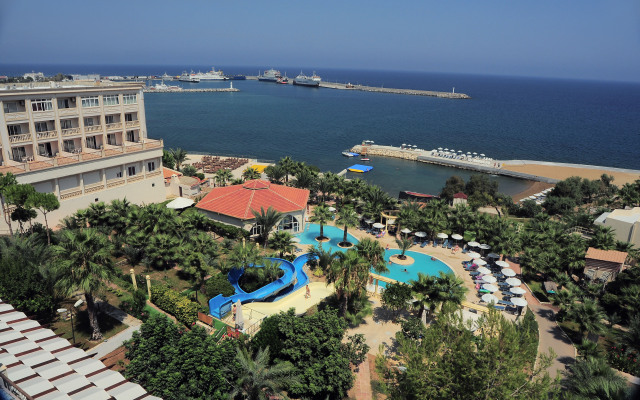 Отель Oscar Resort