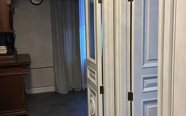 Dizaynerskie Dvukhkomnatnyje Ryadom S Tsentrom Goroda Apartments
