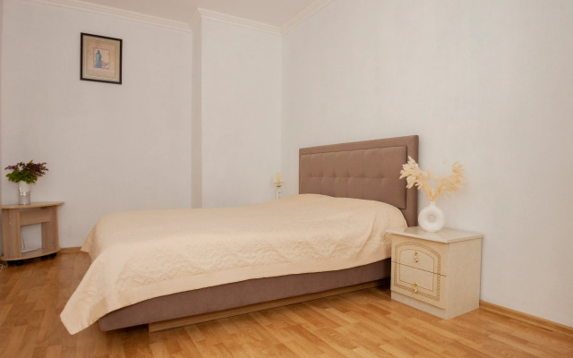 Svetlaya Ryadom S Morem Flat