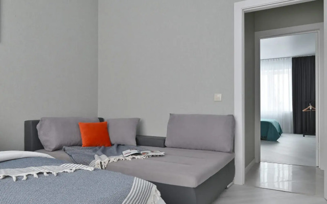 Baltiyskiy briz: tri komnaty u morya Flat