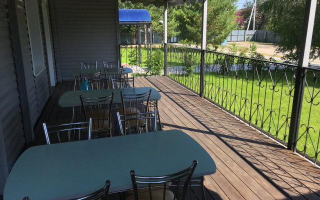 Отель Радужная