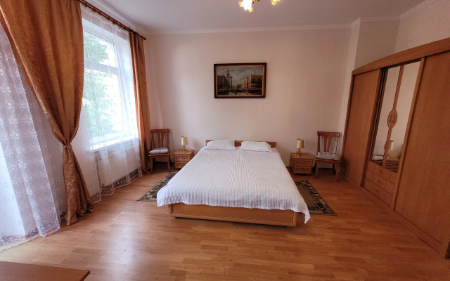 Na Krasnoy Flat