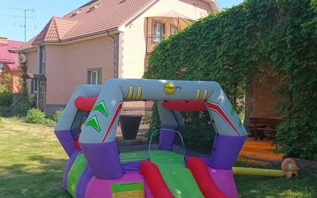 V Orlovke Guest house