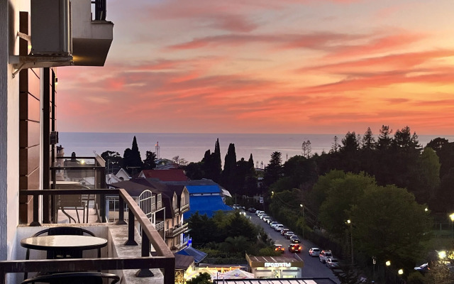 Studiya s Balkonom i Vidom na More Apartments