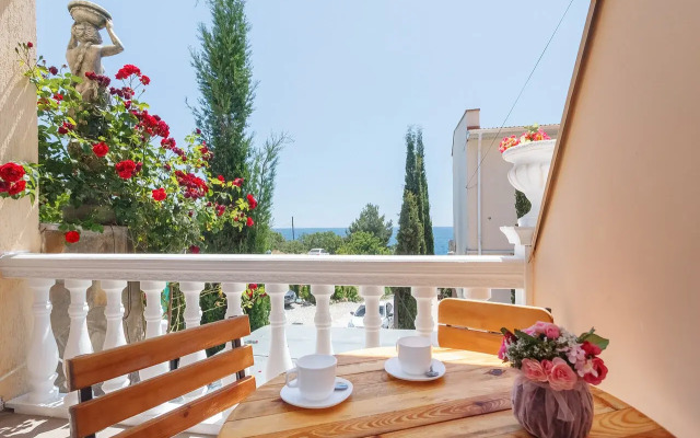 Villa Arnis Guest House