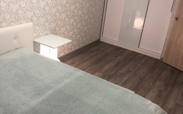 Dvuhkomnatnaya Kvartira Na Oktyabr'skoj 13 Flat